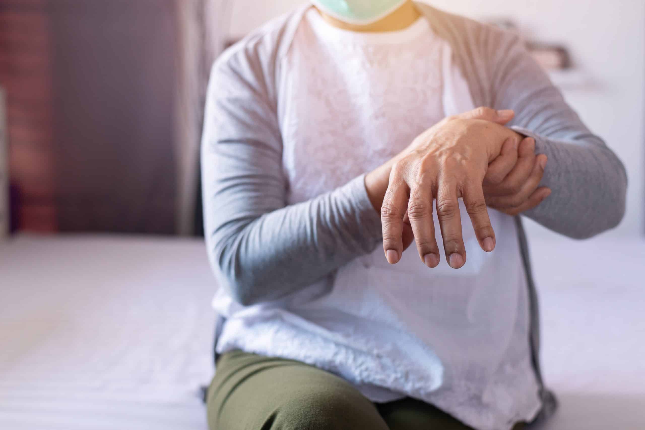 Study Suggests Link Between Common Cleaning Chemical and Parkinson's Disease medtigo